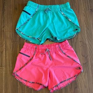 The North Face Sz Medium Short - set of 2